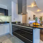 Moela 1 With Terrace דירה אומאג