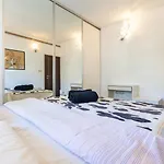 Moela 1 With Terrace Apartament